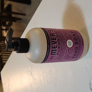 Mrs. Meyers Clean Day Plum Berry Scent Hand Soap With Olive Oil & Aloe Vera. NWT